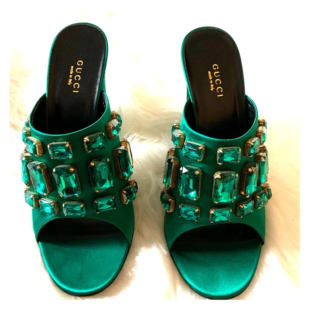 BRAND NEW. Gucci Green Satin Jeweled Mules.